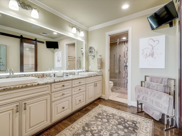 6335 W Northwest Highway 1514, Dallas, TX 75225