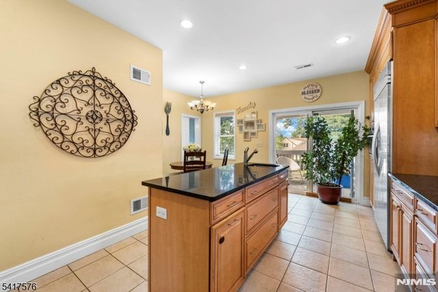 467 Summit Ave, Hackensack City, NJ 07601