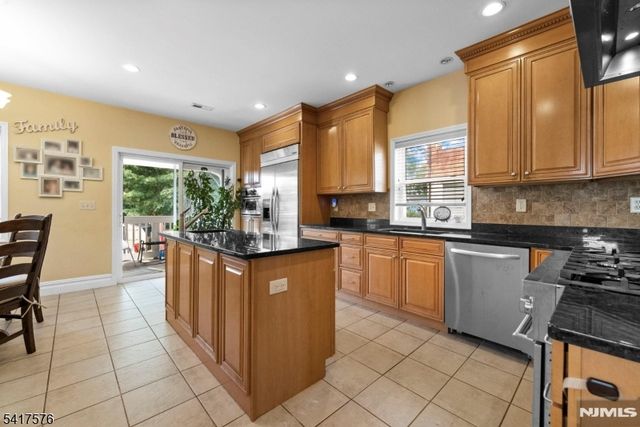 467 Summit Ave, Hackensack City, NJ 07601