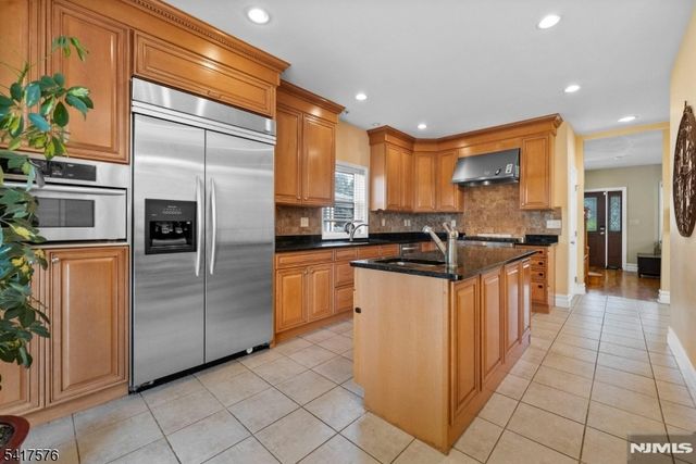 467 Summit Ave, Hackensack City, NJ 07601