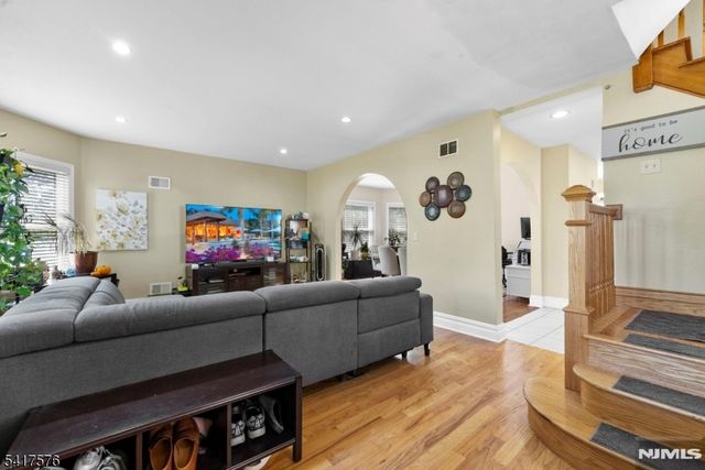 467 Summit Ave, Hackensack City, NJ 07601