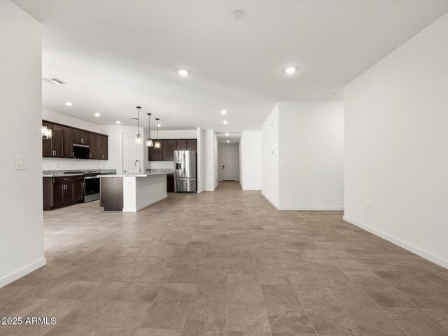 18256 N PIETRA Drive, Maricopa, AZ 85138