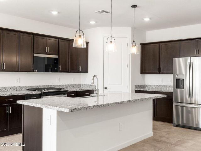 18256 N PIETRA Drive, Maricopa, AZ 85138