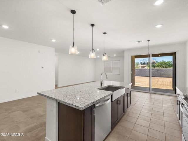 18256 N PIETRA Drive, Maricopa, AZ 85138