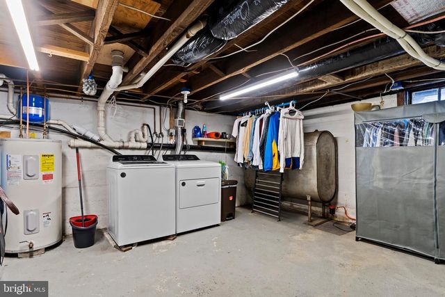 910 W LOUTHER ST, Carlisle, PA 17013