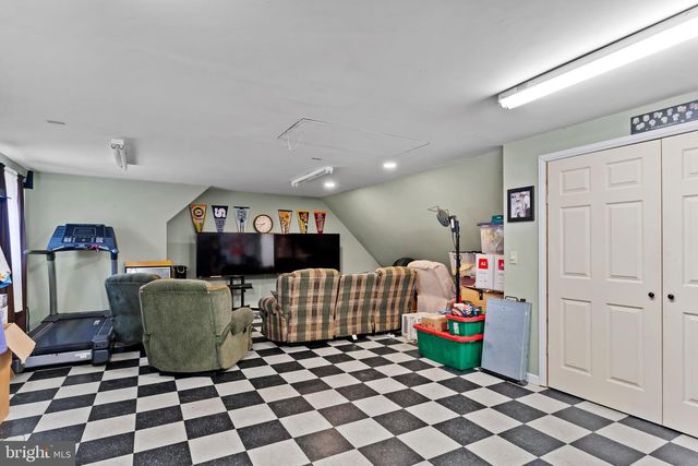 910 W LOUTHER ST, Carlisle, PA 17013