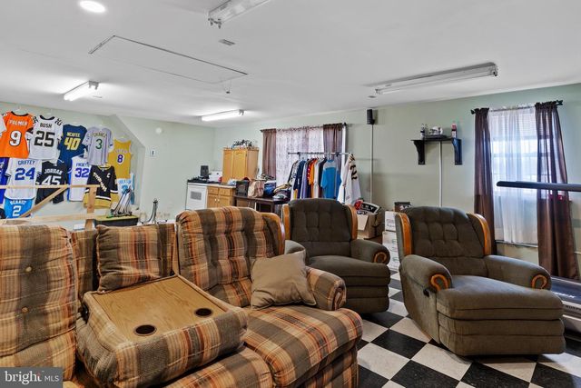 910 W LOUTHER ST, Carlisle, PA 17013