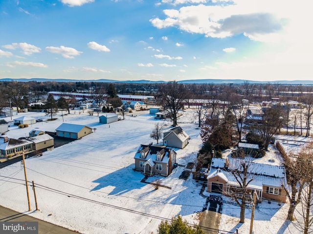 910 W LOUTHER ST, Carlisle, PA 17013