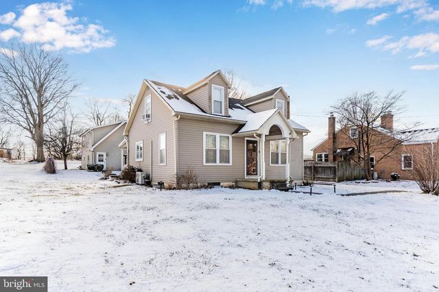 910 W LOUTHER ST, Carlisle, PA 17013