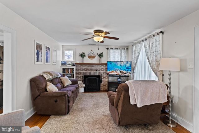 910 W LOUTHER ST, Carlisle, PA 17013