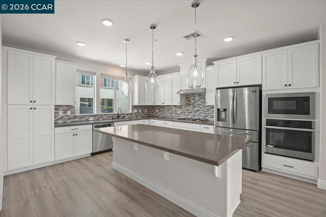 3909 Eminence St, Dublin, CA 94568