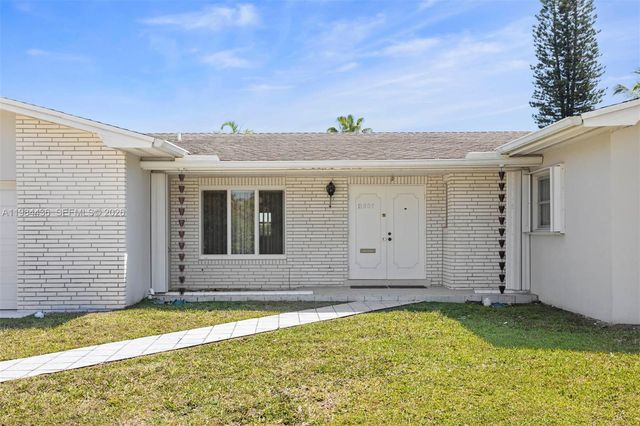 11807 SW 112th Avenue, Miami, FL 33176