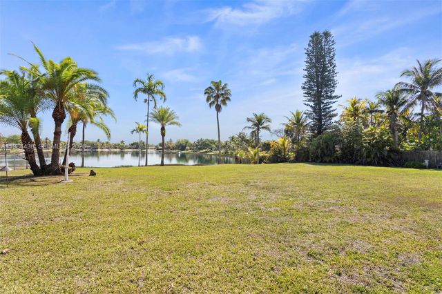 11807 SW 112th Avenue, Miami, FL 33176