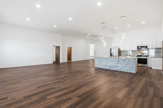 38 Private Drive 1548, Santa Fe, NM 87537