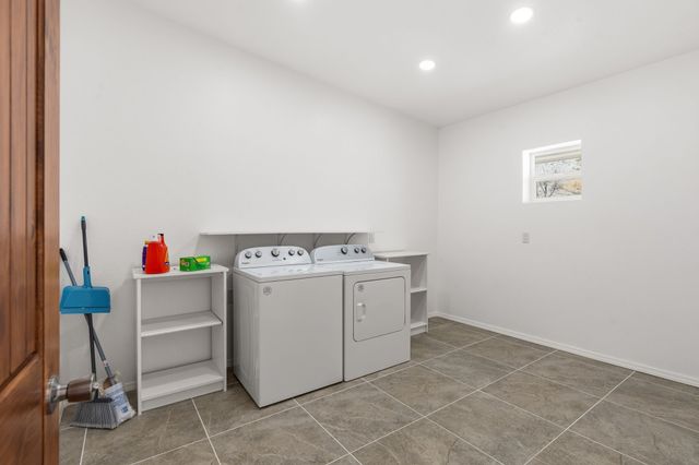 38 Private Drive 1548, Santa Fe, NM 87537