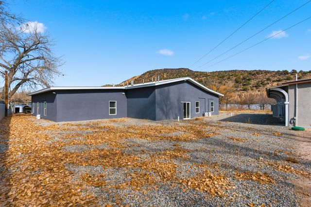 38 Private Drive 1548, Santa Fe, NM 87537