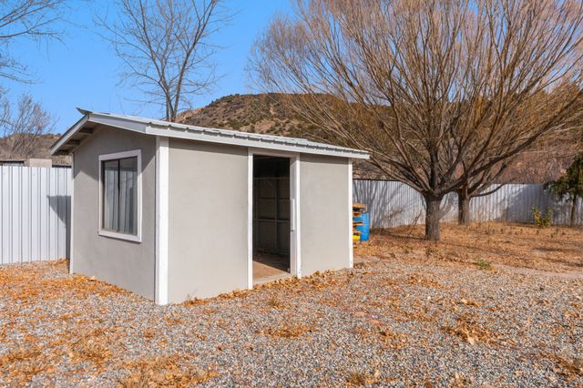 38 Private Drive 1548, Santa Fe, NM 87537