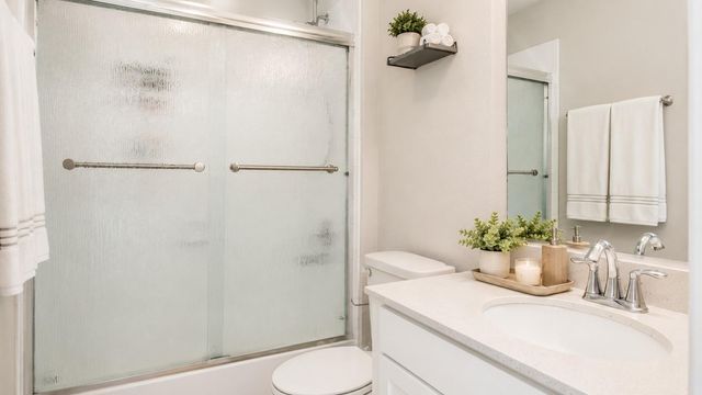 4411 Woodridge Drive, Manvel, TX 77578