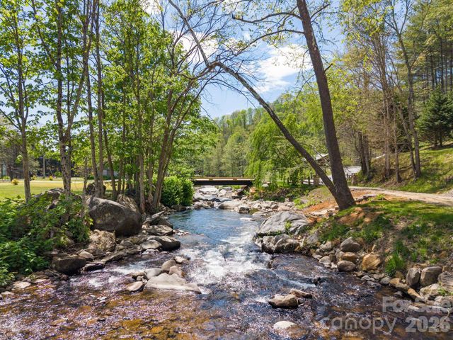 0000 Mountain Crest Drive 18, Bakersville, NC 28705