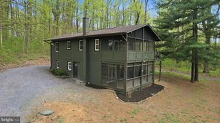 52 HICKORY NUT RD, Linden, VA 22642