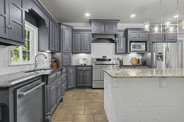 3800 Polo Club Court, Edmond, OK 73034