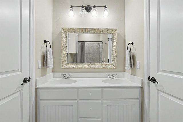 3800 Polo Club Court, Edmond, OK 73034