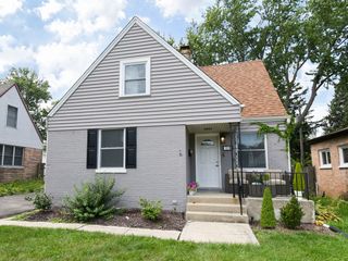 1326 Heidorn Avenue, Westchester, IL 60154