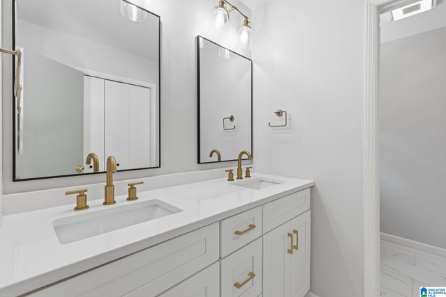 4812 SHADY WATERS LANE, Birmingham, AL 35243