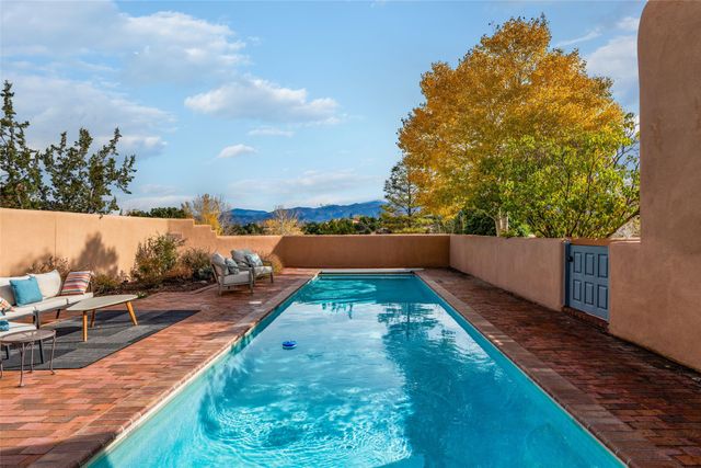 93 Avenida De Las Casas, Santa Fe, NM 87506