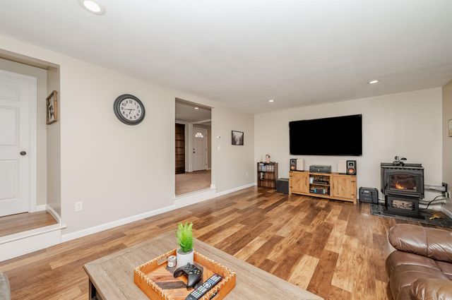 40 White Mountain Highway, Milton, NH 03851