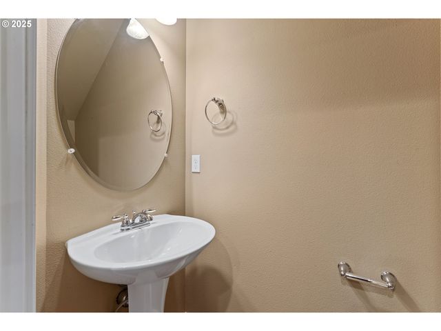 9622 Sw EVERETT Ter, Tigard, OR 97223