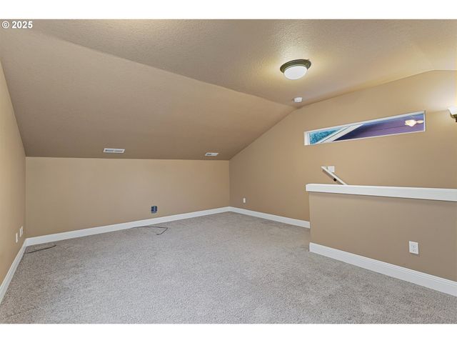 9622 Sw EVERETT Ter, Tigard, OR 97223