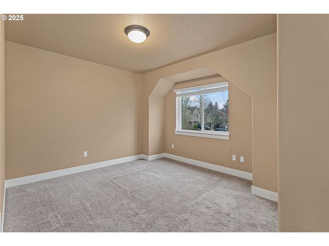 9622 Sw EVERETT Ter, Tigard, OR 97223