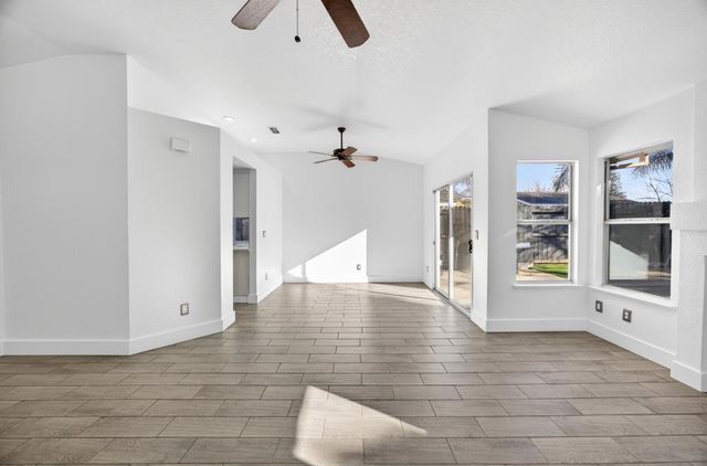 8055 Stags Leap Ct, Sacramento, CA 95829