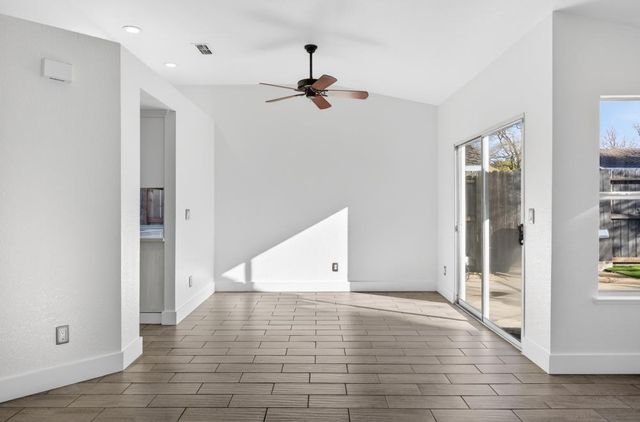 8055 Stags Leap Ct, Sacramento, CA 95829