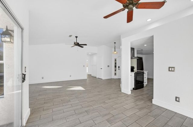 8055 Stags Leap Ct, Sacramento, CA 95829