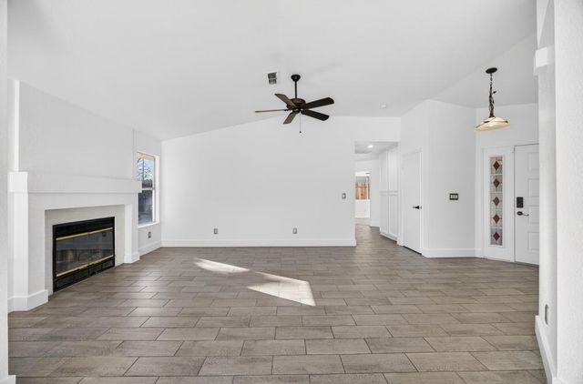 8055 Stags Leap Ct, Sacramento, CA 95829