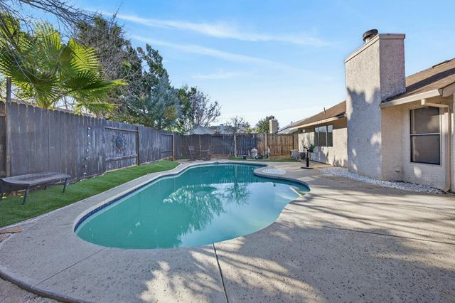 8055 Stags Leap Ct, Sacramento, CA 95829