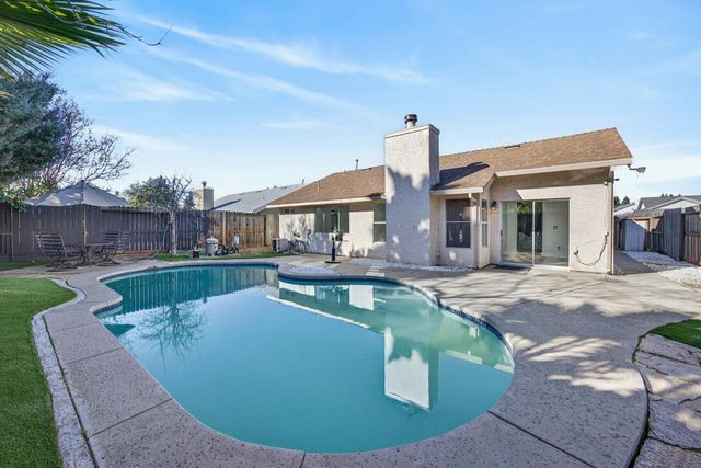 8055 Stags Leap Ct, Sacramento, CA 95829