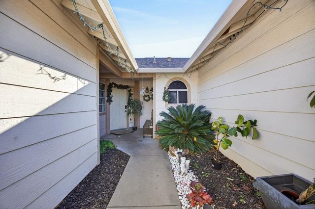 8055 Stags Leap Ct, Sacramento, CA 95829