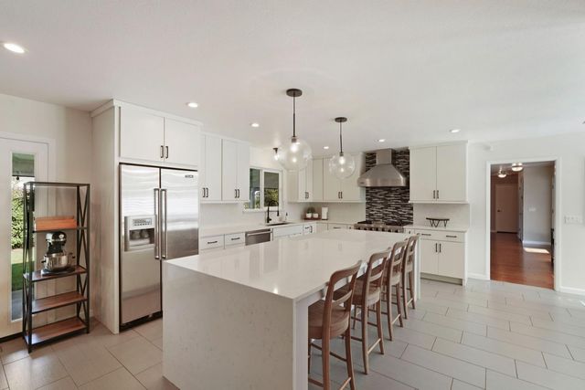 1813 Bannister Pl, Modesto, CA 95355