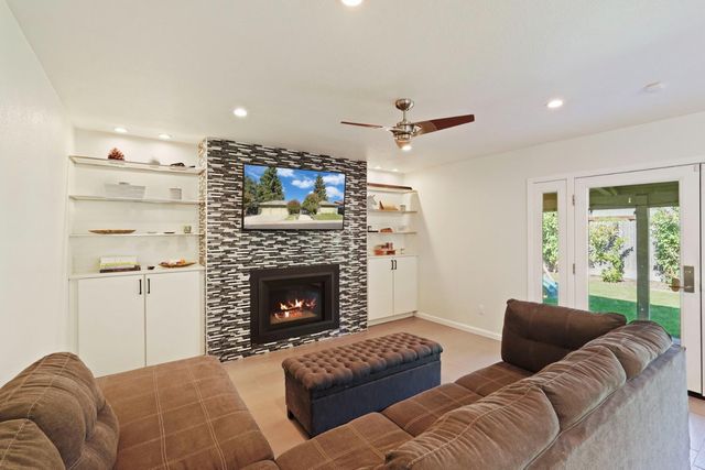 1813 Bannister Pl, Modesto, CA 95355