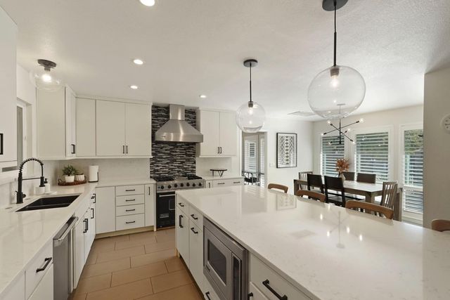 1813 Bannister Pl, Modesto, CA 95355