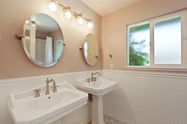 1813 Bannister Pl, Modesto, CA 95355