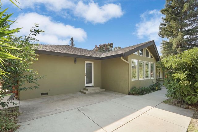 1813 Bannister Pl, Modesto, CA 95355