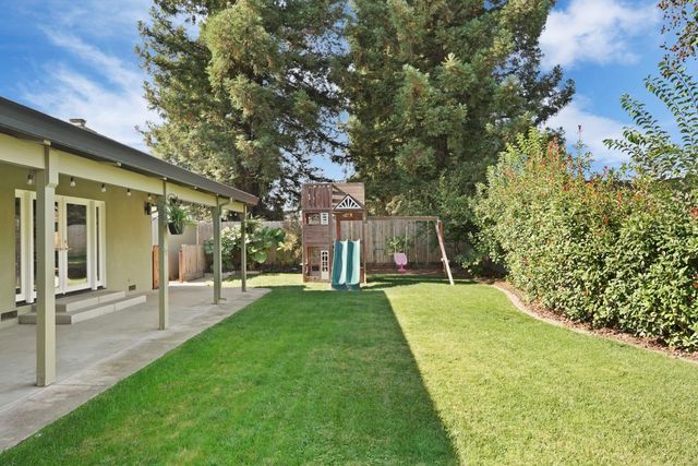 1813 Bannister Pl, Modesto, CA 95355