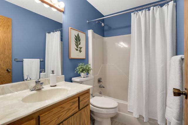 1368 32nd Avenue NW, New Brighton, MN 55112