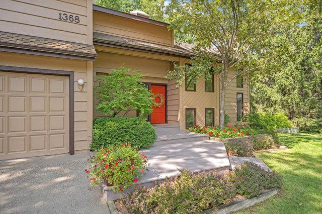 1368 32nd Avenue NW, New Brighton, MN 55112