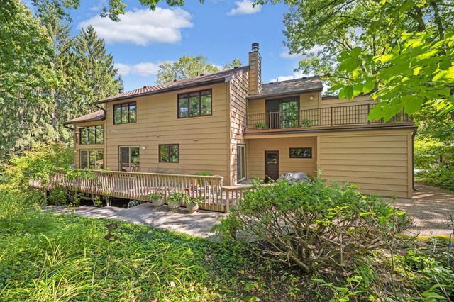 1368 32nd Avenue NW, New Brighton, MN 55112