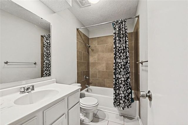 9812 W 51st Street, Merriam, KS 66203